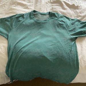 Men’s lululemon shirt